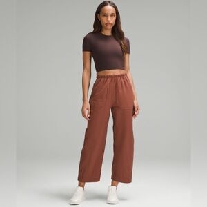 Lululemon Lightweight mid-rise barrel-leg cropped pant